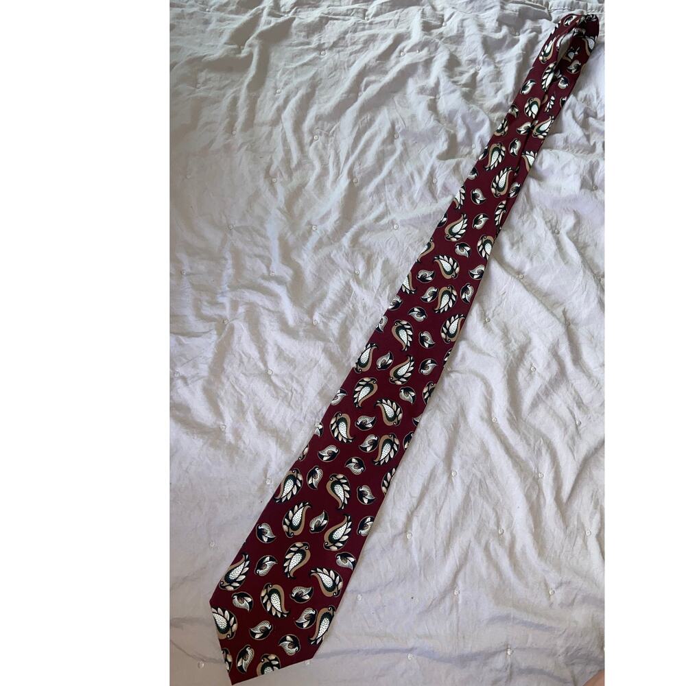 EUC Mario Valentino Men's Paisley Tie
